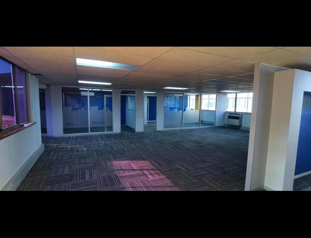 BUSINESS PROPERTY TO RENT IN LYNNWOOD